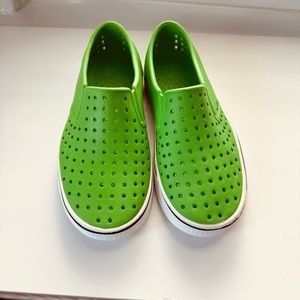 NATIVES SHOES, KIDS, Brand New! SIZE JUNIOR 2